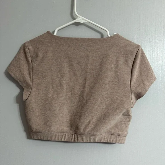 Beyond Yoga Women's Beige Crop Top Size Medium - Picture 4 of 9